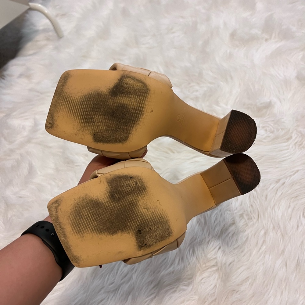 Heels - Picture 4 of 10
